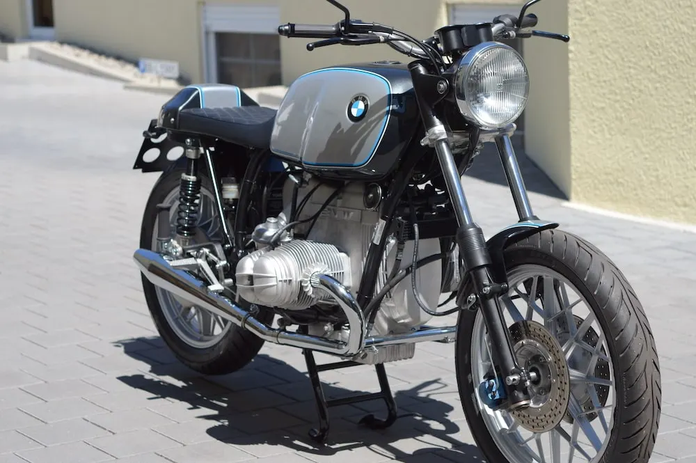 BMW-Boxer Café Racer mit Speichenrädern