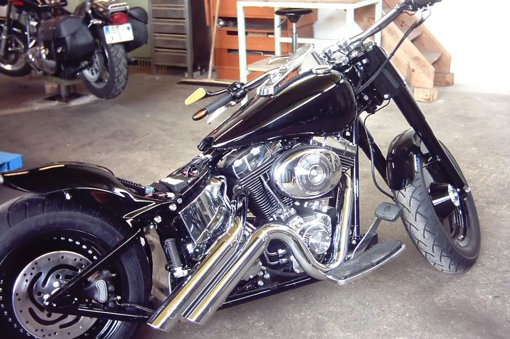 Harley-Davidson Fat Boy Custom in Schwarz