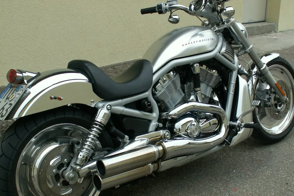 Harley-Davidson V-Rod, Detail von Motor und Auspuff