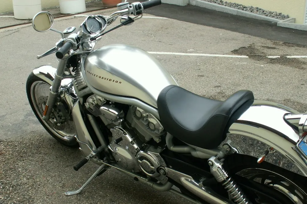 Harley-Davidson V-Rod Custom in Silber